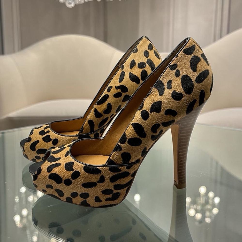 Steve Madden Leopard Hair Calf Leather Peep Toe Platform Heels Size 8 M VGUC